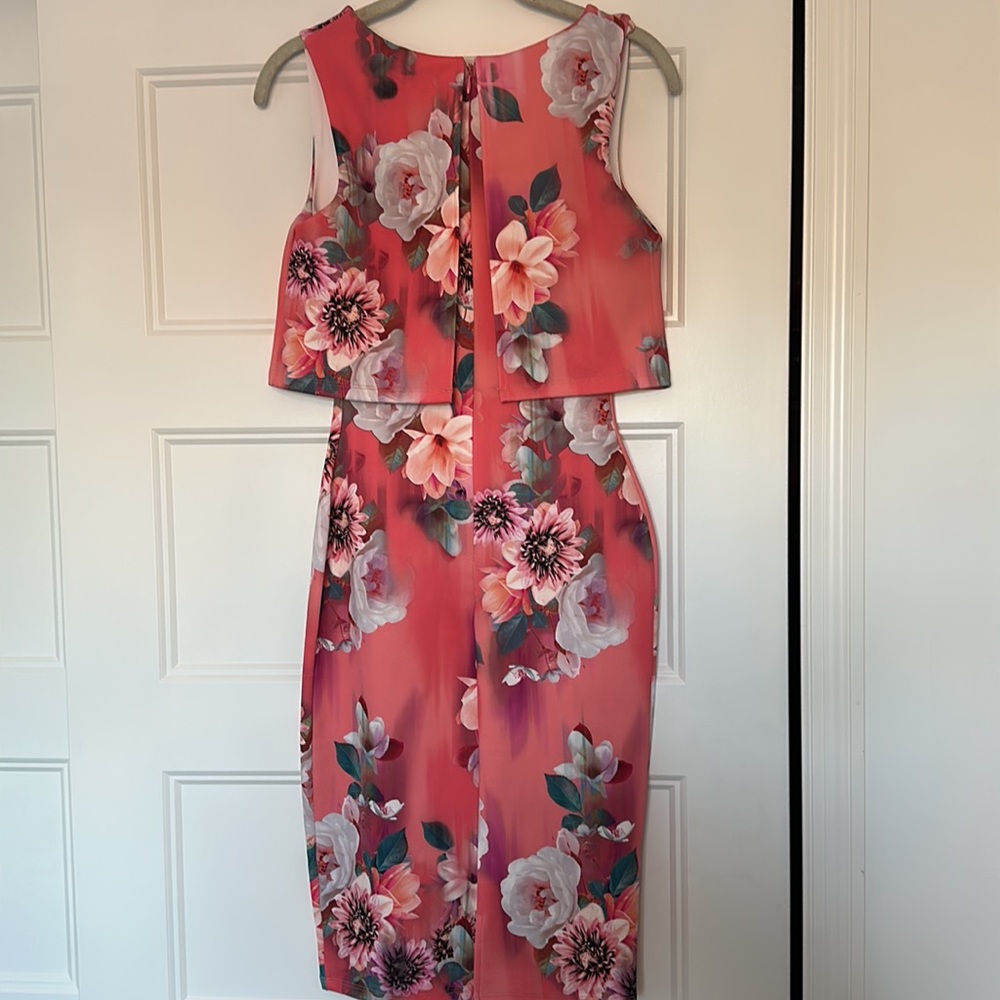 Floral Coral Fitted Wedding Guest Dress | Size 4